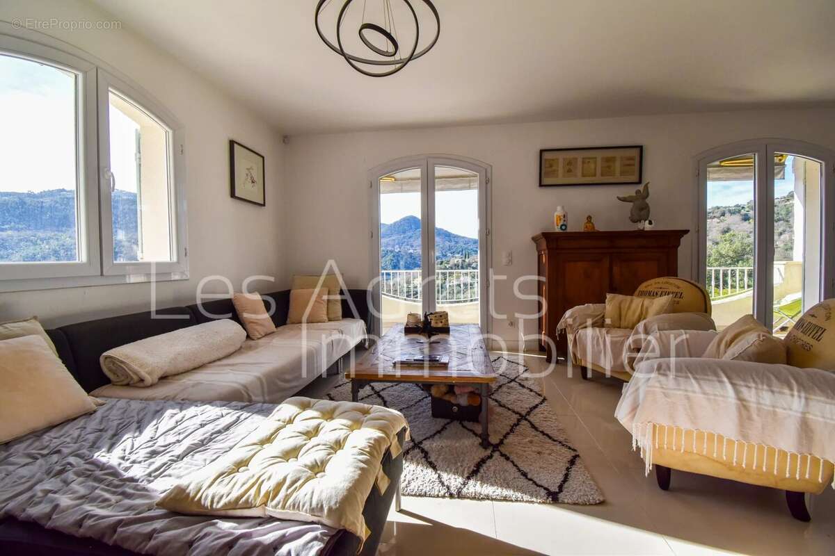 Maison à LES ADRETS-DE-L'ESTEREL