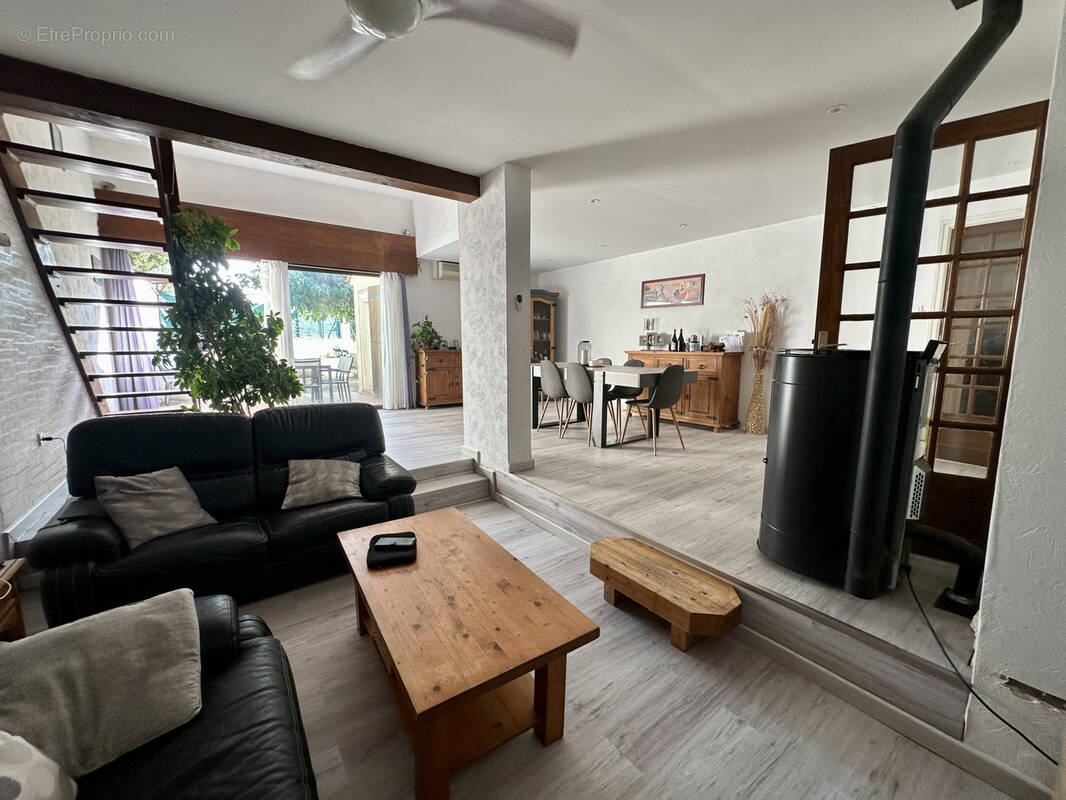 Maison à VILLEMOLAQUE