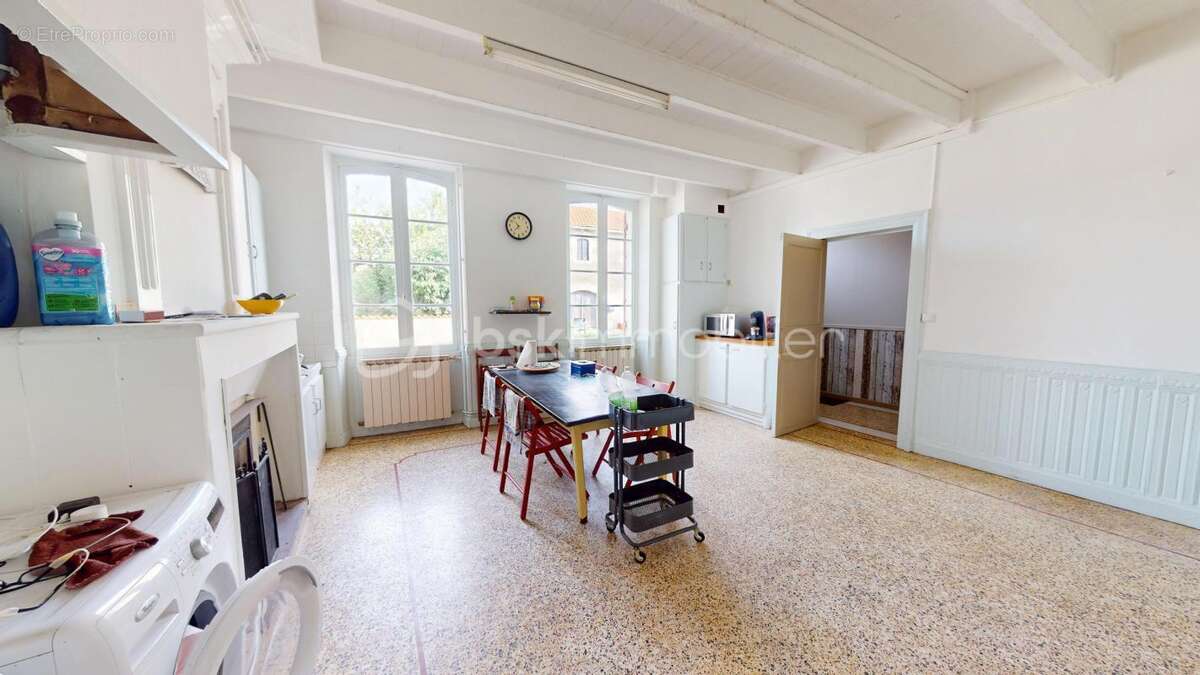 Maison à SAINT-CIERS-SUR-GIRONDE