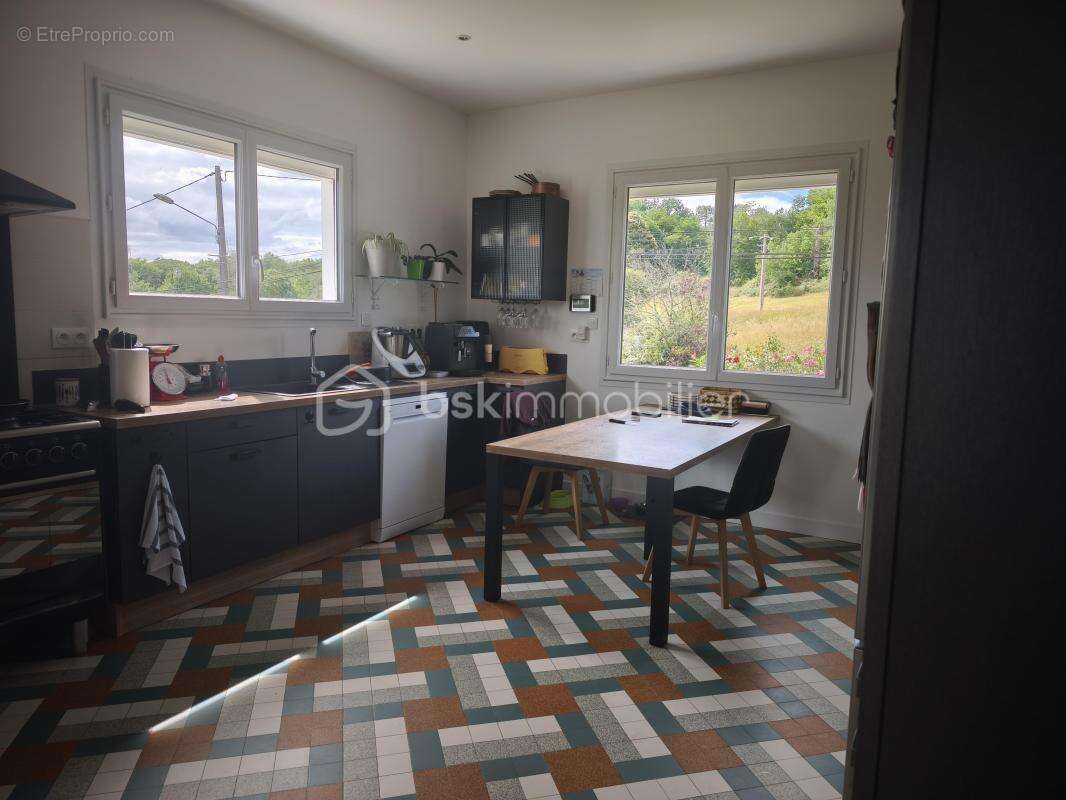 Maison 103 m² à Montpon-Menesterol  - photo 2