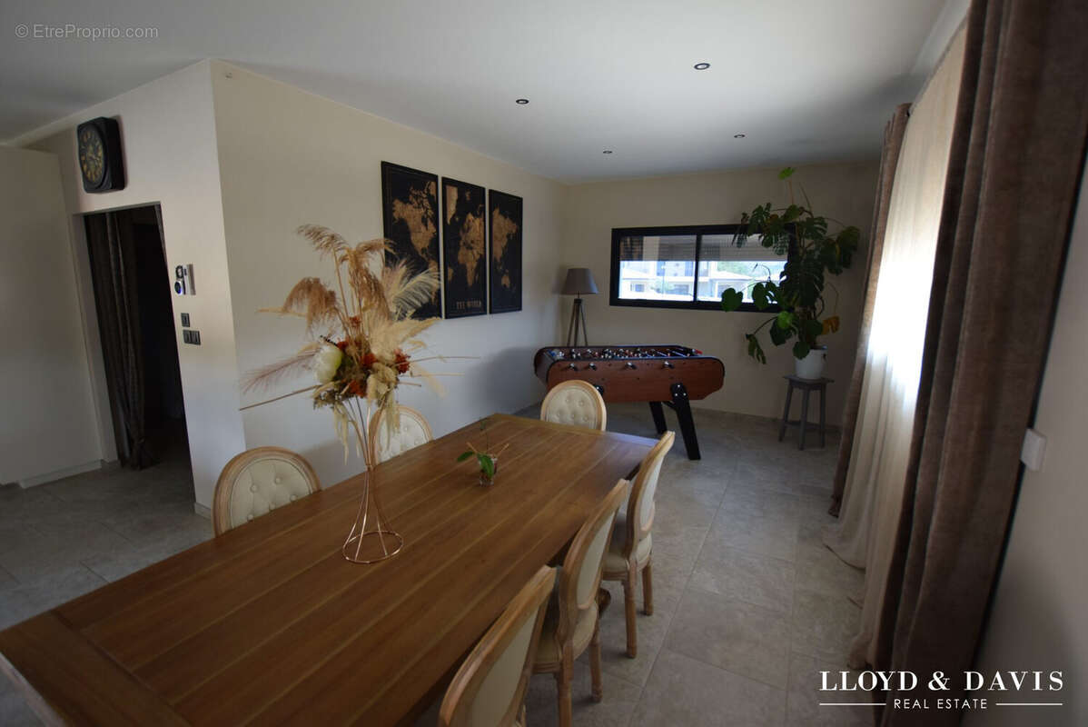 Maison 165 m² à Baix  - photo 7