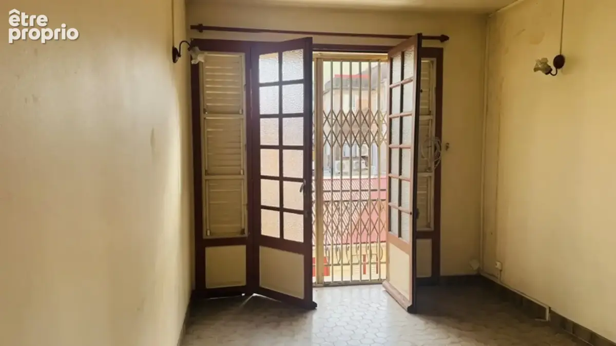 À vendre – appartement t3 à rénover en plein centre-ville de fort-de-france (972) - photo 2