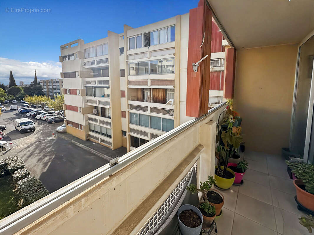 Appartement à MARSEILLE-15E