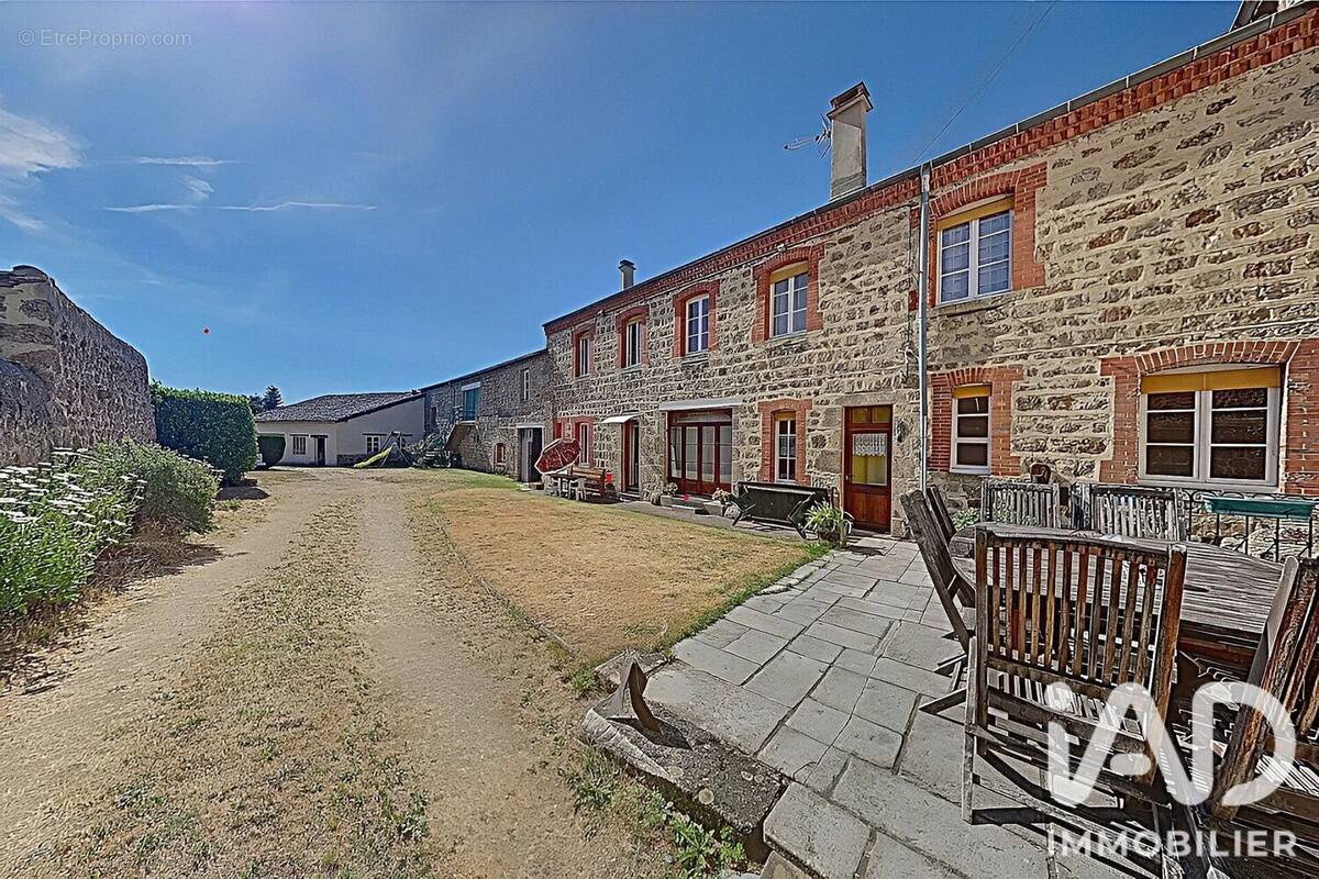 Photo 1 - Maison à USSON-EN-FOREZ