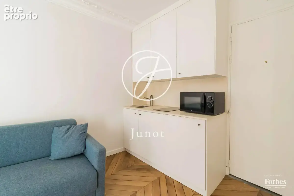 Paris 9e – EUROPE / RUE DE PARME – Studio – 17,03m² Carrez – Balcon – Plein sud – Ascenseur - photo 10