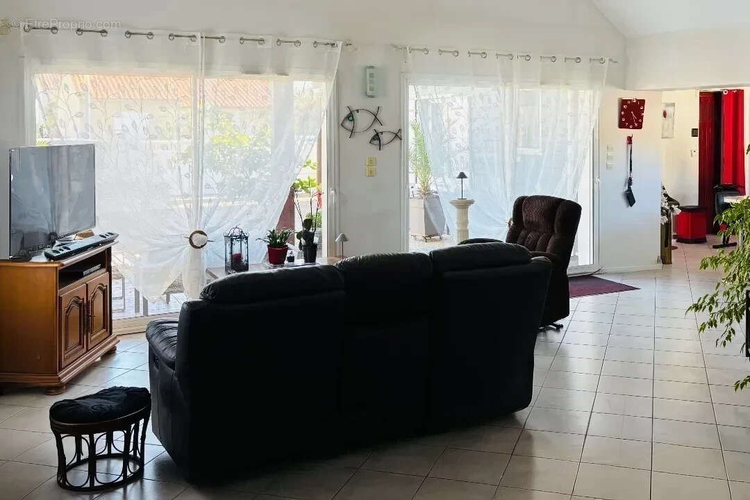 Maison à MARENNES