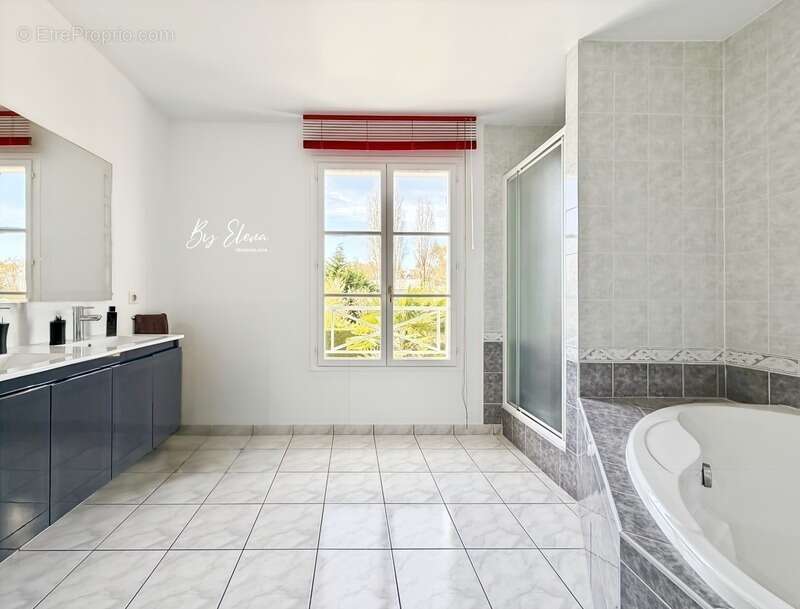 Maison à CLAYE-SOUILLY