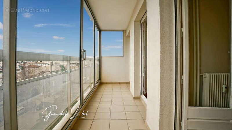 Appartement T3 rénové de 70 m² Nîmes centre - photo 8