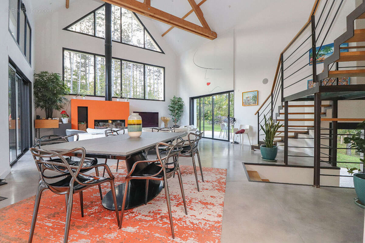 Maison à VELARS-SUR-OUCHE