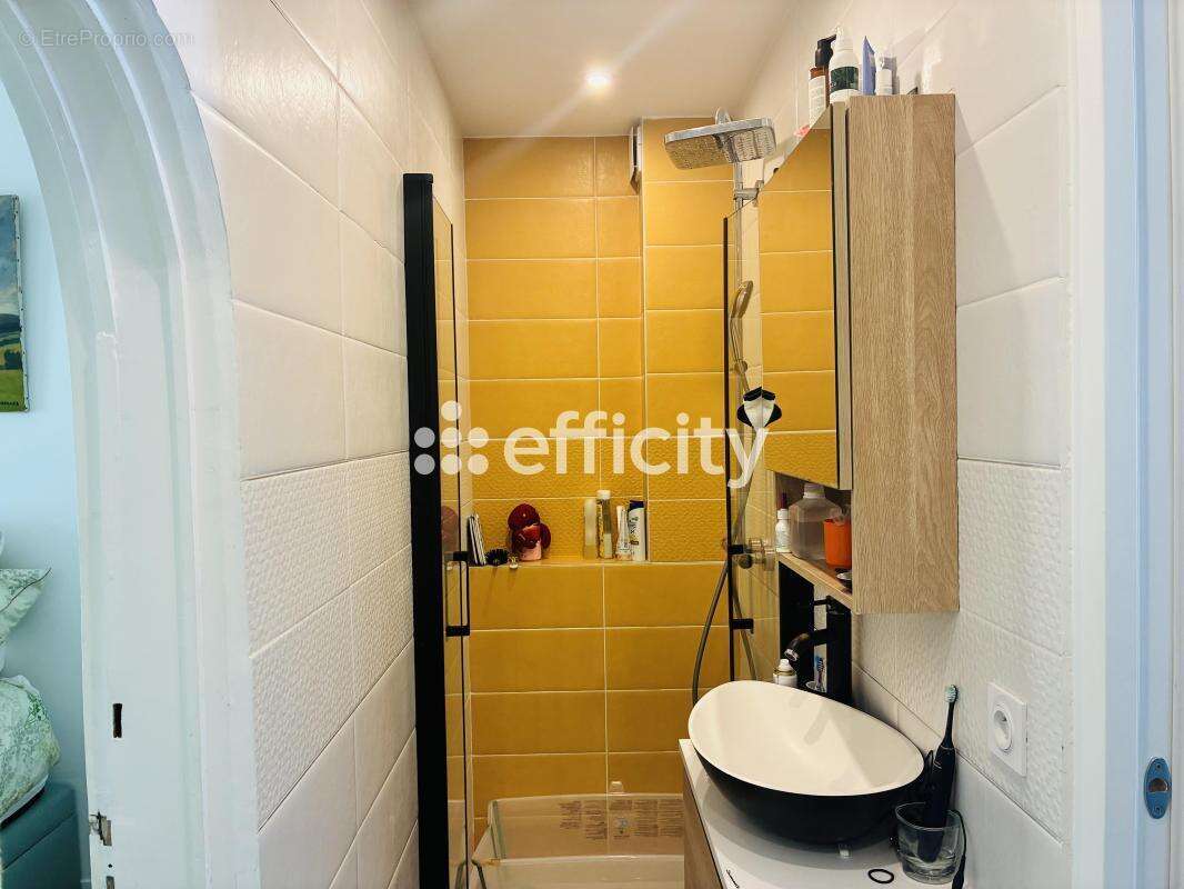 Appartement à PARIS-10E