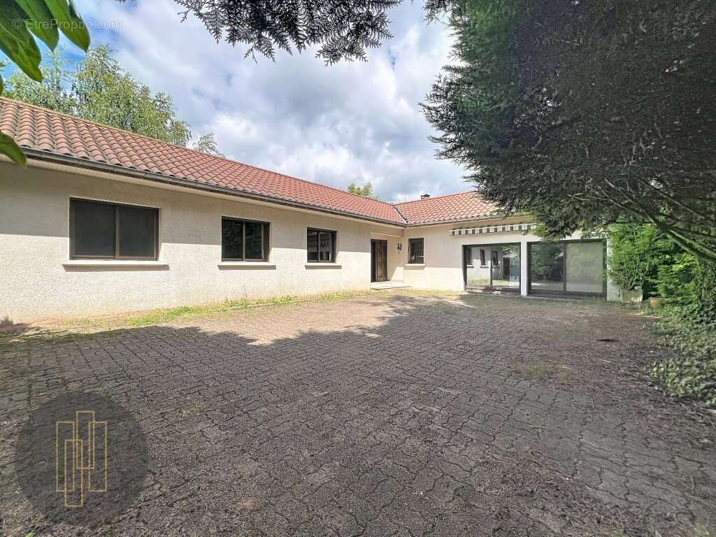 Maison à VILLEFRANCHE-SUR-SAONE