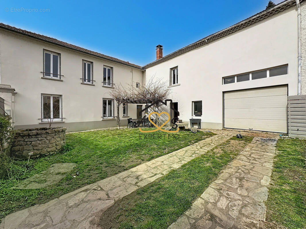 Maison familiale avec nombreuses dépendances   4 chambres   Terrain clos   Saint-Dier-d’Auvergne - photo 18