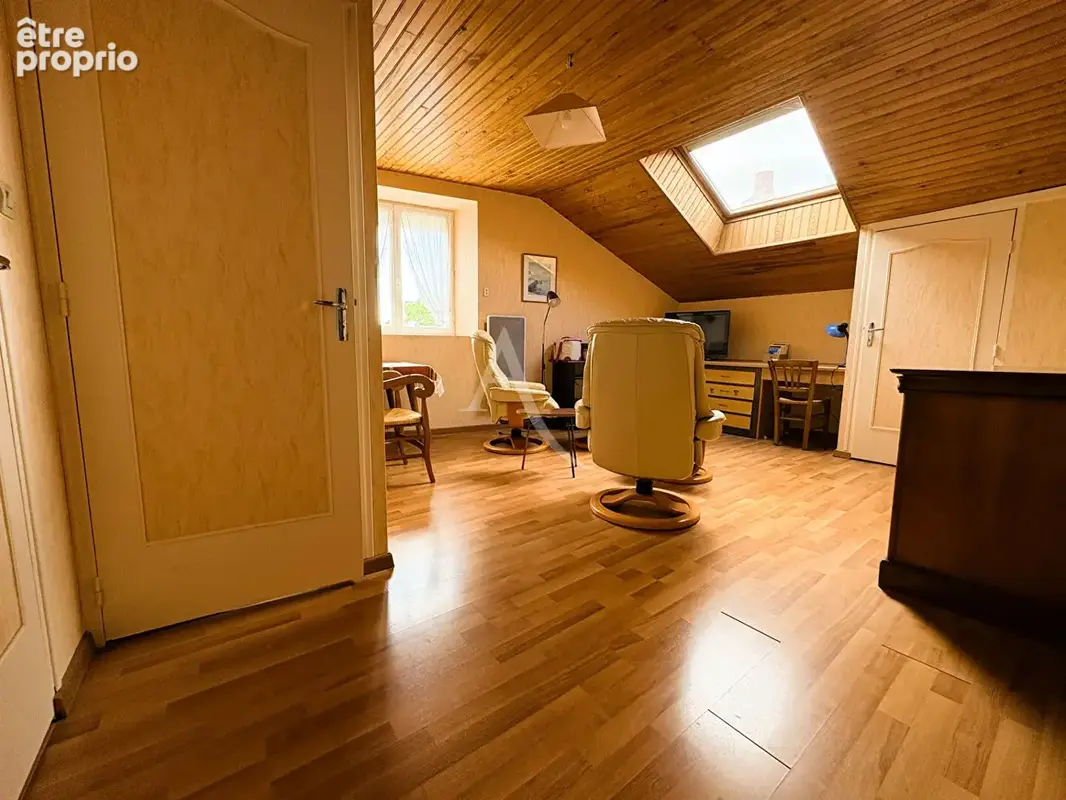 Maison 110m² avec dépendances et grand terrain - photo 7