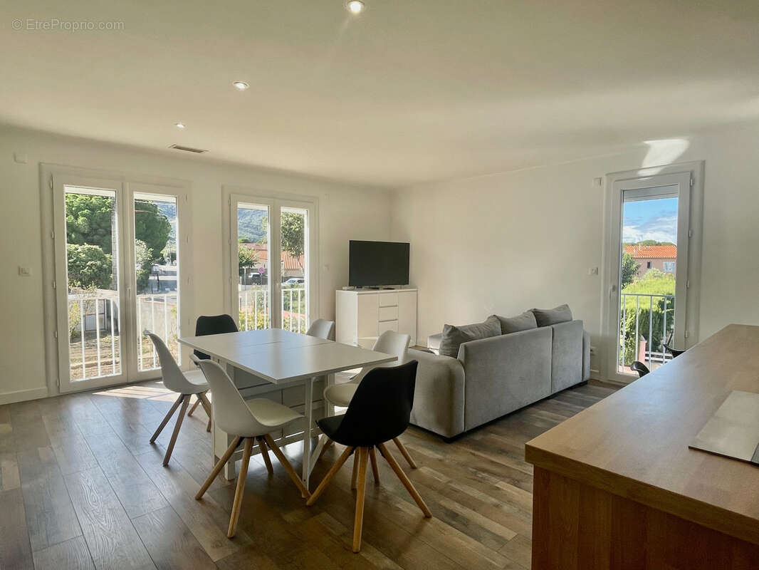 Exclusivité au pied du massif des albères : villa 4 faces rénovée de 146 m2 avec piscine et garage - photo 12