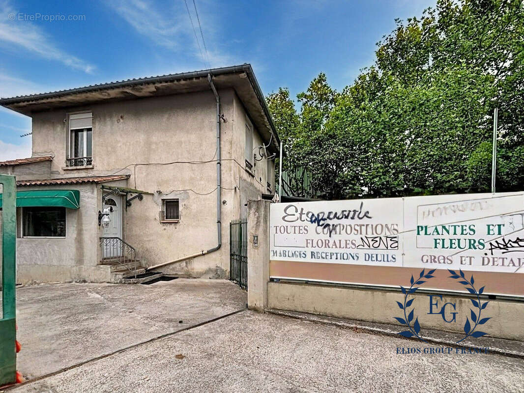 Maison 157 m² à Marseille-12e  - photo 2