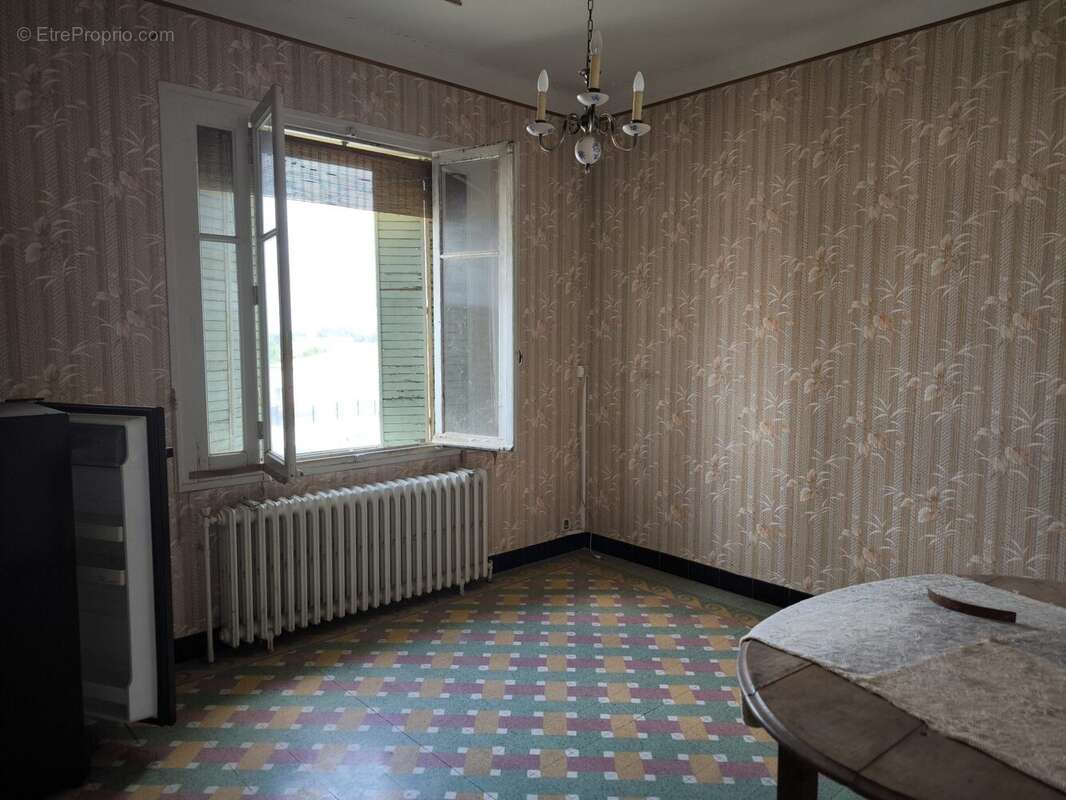 Maison à LEZAN