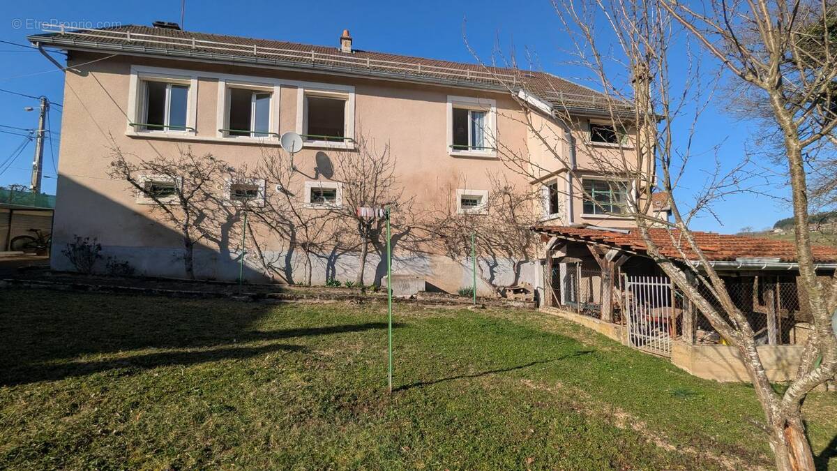 Maison à SAINT-REMY-SUR-DUROLLE