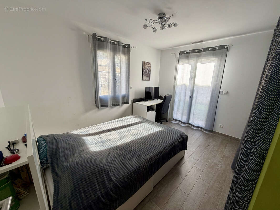 Maison à GALLARGUES-LE-MONTUEUX