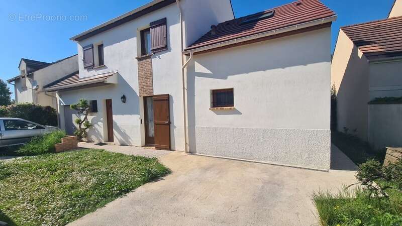 Maison à GUERMANTES