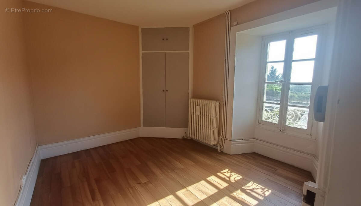 Maison de maitre à Cluis 8 pièce(s) 294 m2 - photo 6
