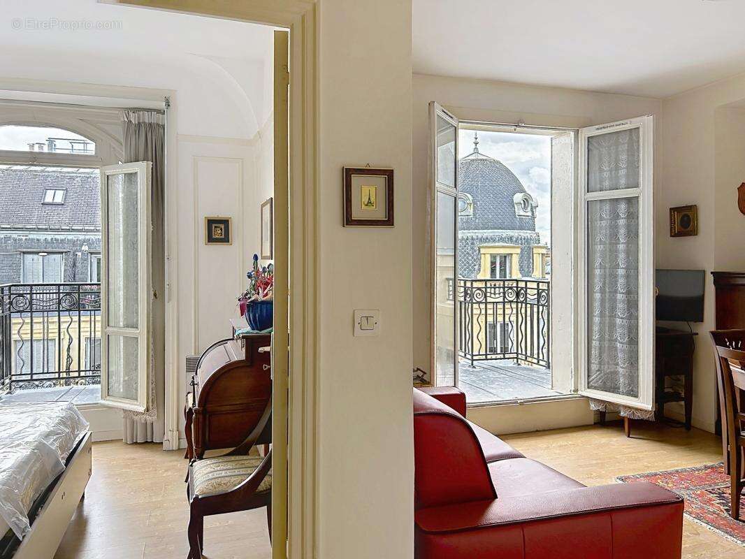 Appartement à PARIS-9E