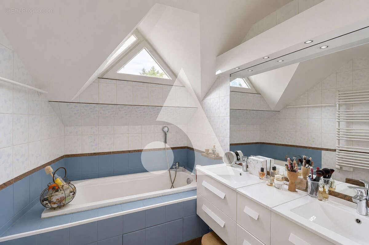 Maison à LA FRETTE-SUR-SEINE