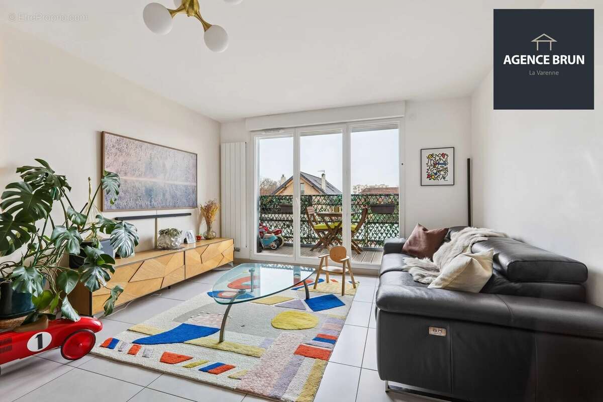 Appartement à SAINT-MAUR-DES-FOSSES