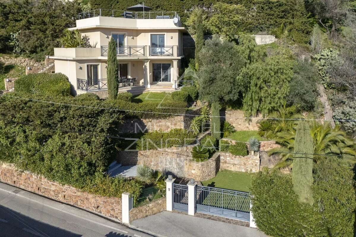 Maison à MANDELIEU-LA-NAPOULE