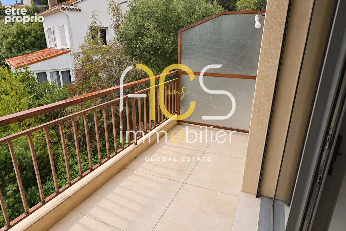 AGAY - studio rénové - terrasse - stationnement - photo 9