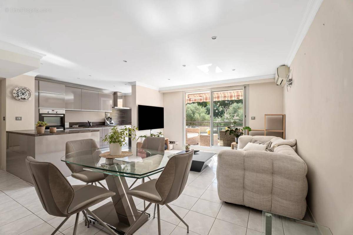 Appartement à MOUGINS