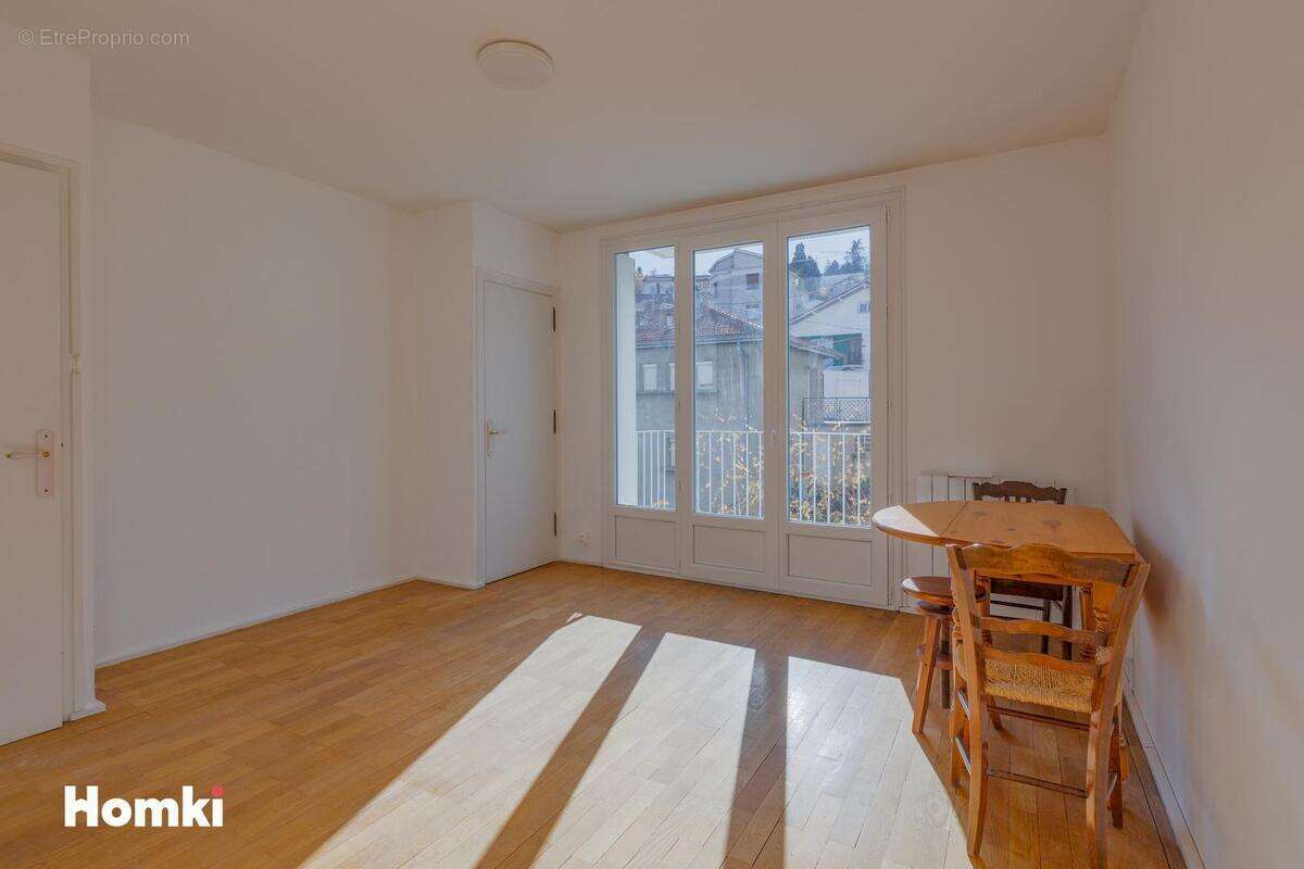Appartement à SAINT-ETIENNE