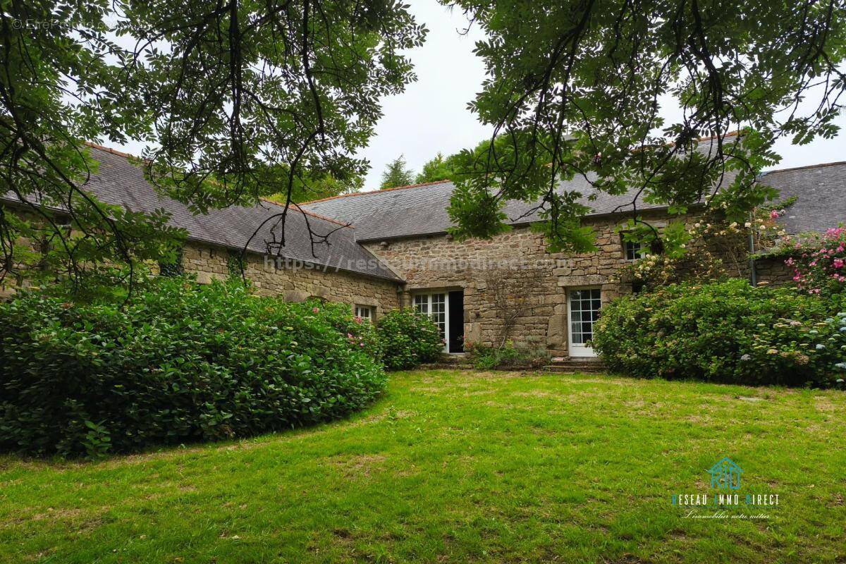 Maison à GLOMEL