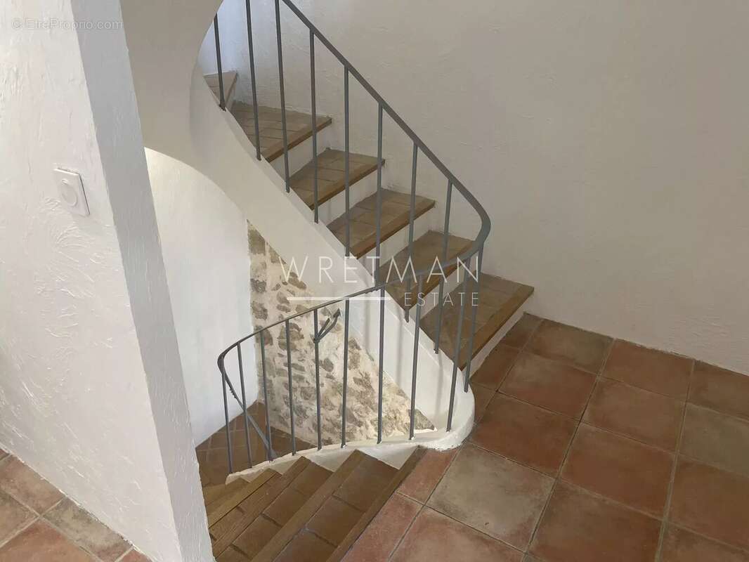 Appartement à VALBONNE