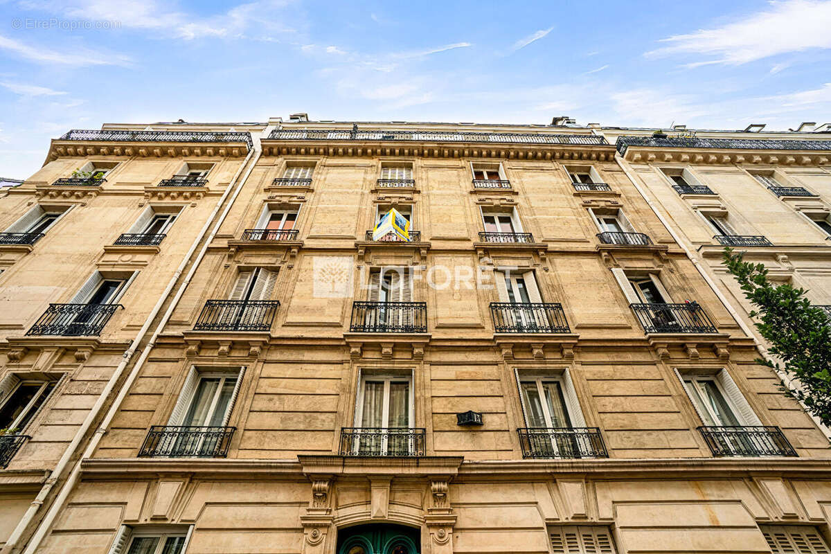 Appartement à PARIS-17E