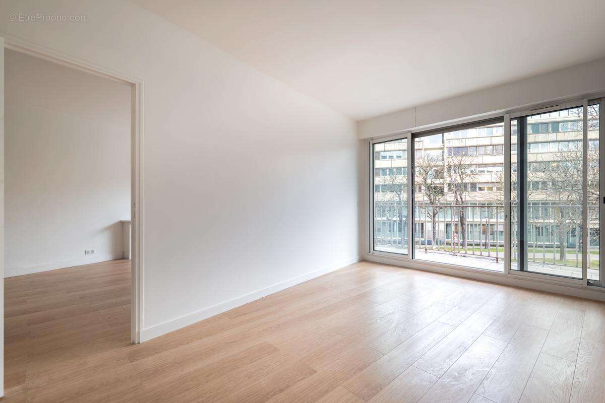 Appartement à PARIS-14E