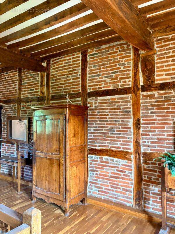 EXCLUSIVITE : Très belle ferme rénovée à Saint Rémy (01) - photo 8