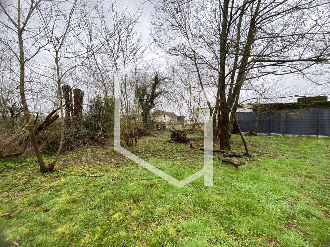 Maison à SAINT-AMAND-EN-PUISAYE