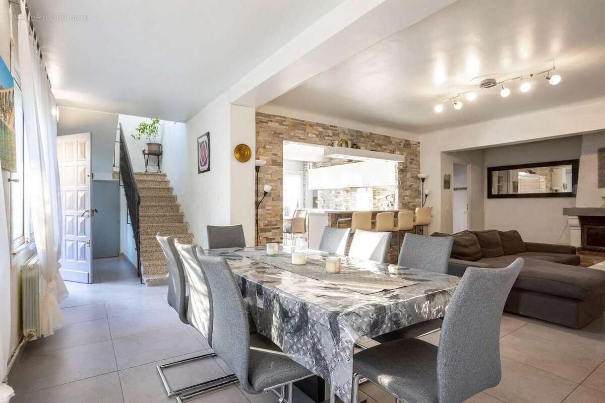 Appartement à MARSEILLE-12E