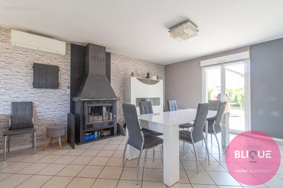 Plain-pied, grand jardin et garages xxl : ici, l'espace a pris ses aises ! - photo 3
