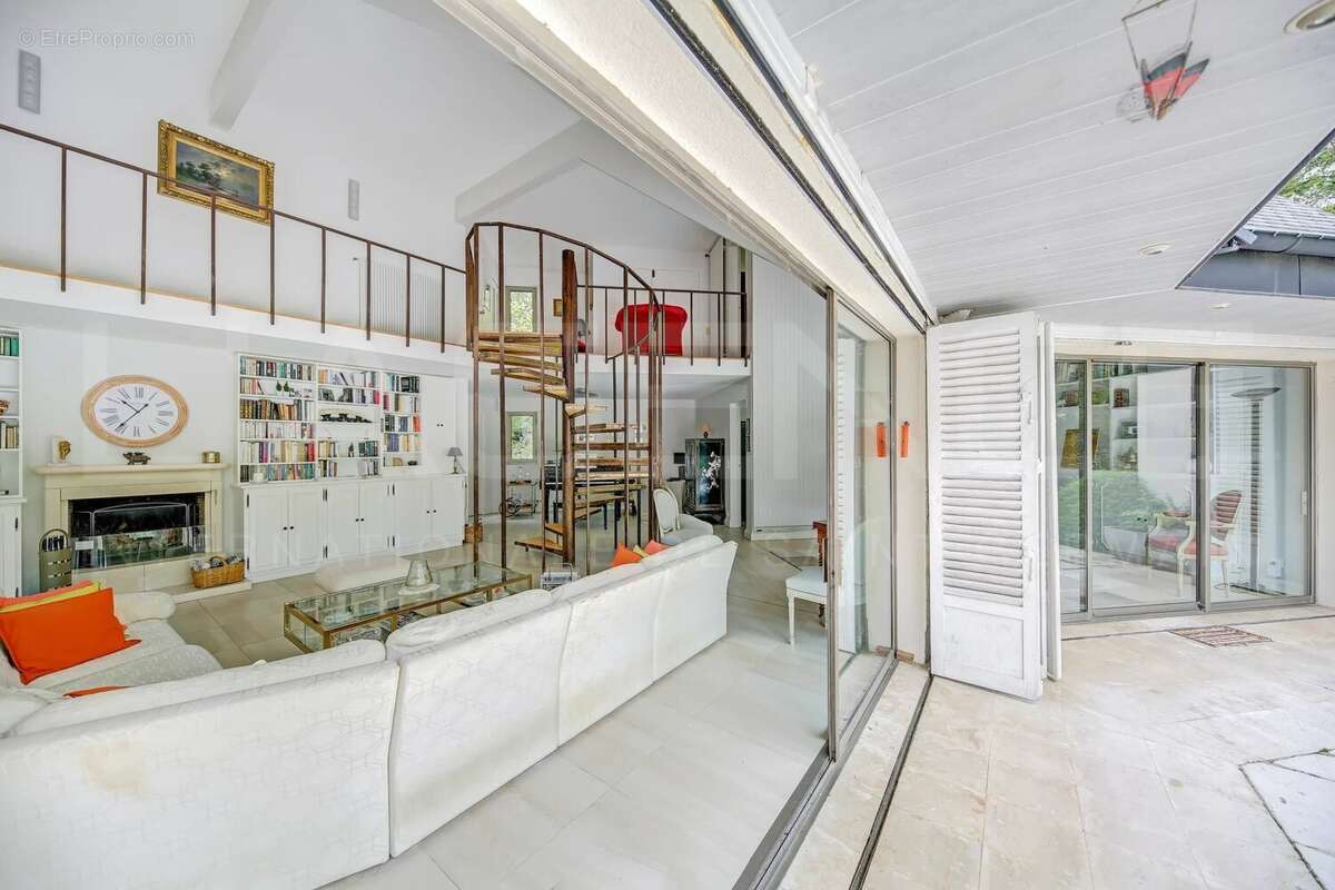 Maison à FEUCHEROLLES