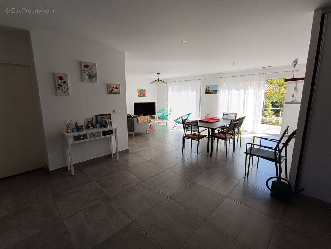 Maison à SAINT-LAURENT-DE-LA-SALANQUE