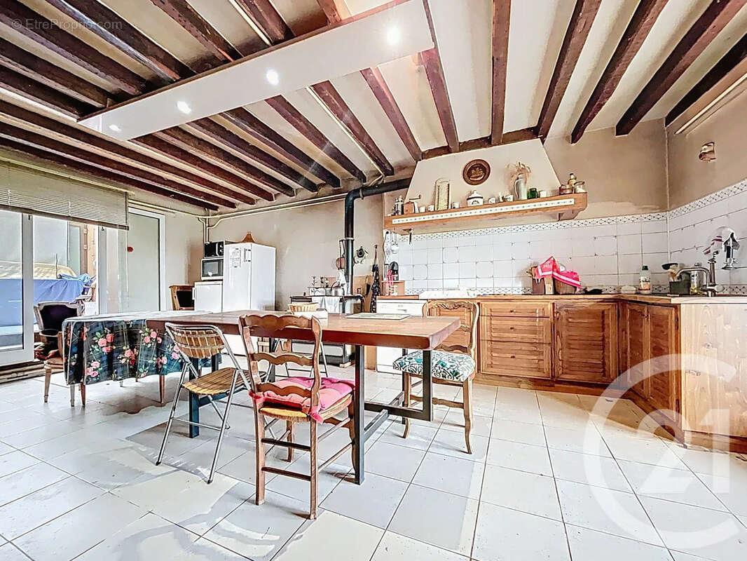 Maison à SAINT-JUST-EN-BRIE