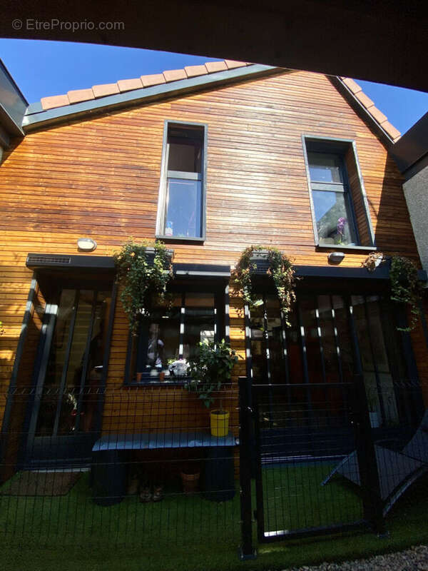 Appartement à LE COTEAU