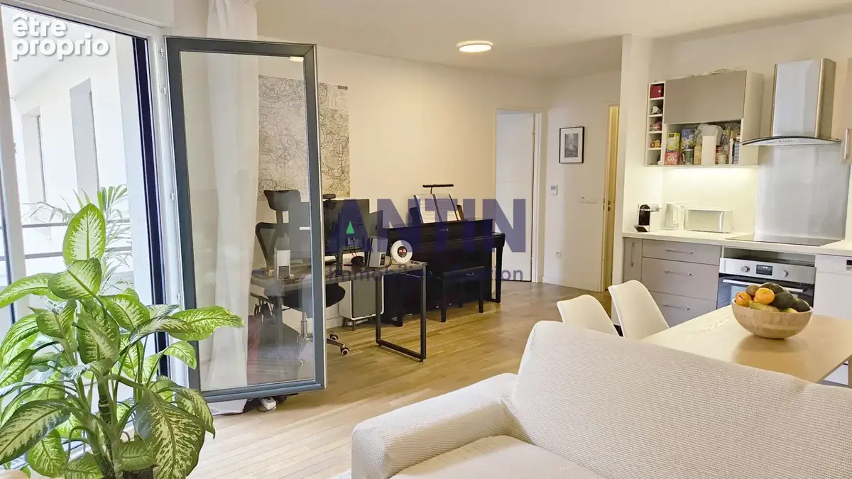 Beau 2 pièces 50 m² balcon et pkg  BECON - Résidence récente - photo 7