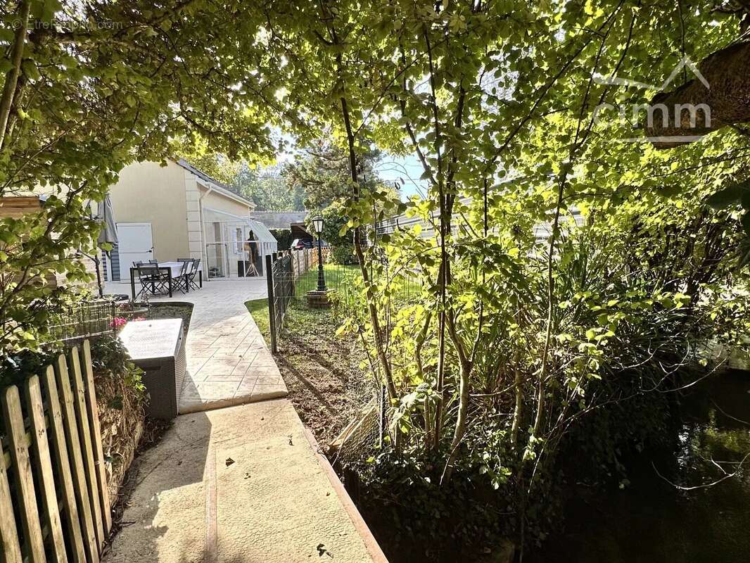 Maison à CONGIS-SUR-THEROUANNE