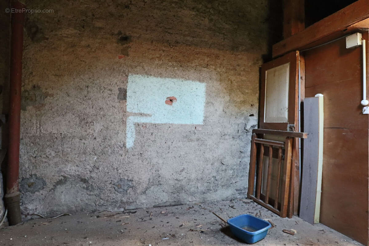 Maison à SAINT-SAUVES-D&#039;AUVERGNE