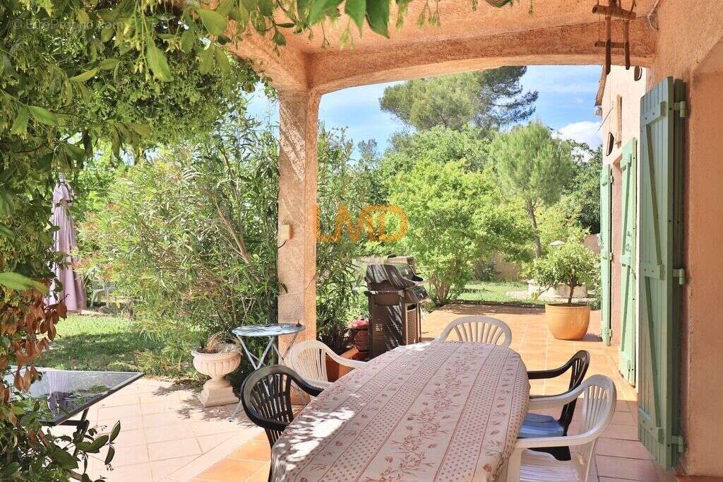 Maison à SAINT-MAXIMIN-LA-SAINTE-BAUME