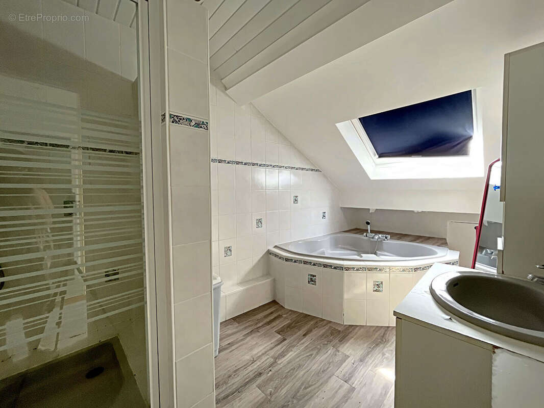 À vendre : Appartement spacieux de 4 pièces à COURCY ! - photo 8