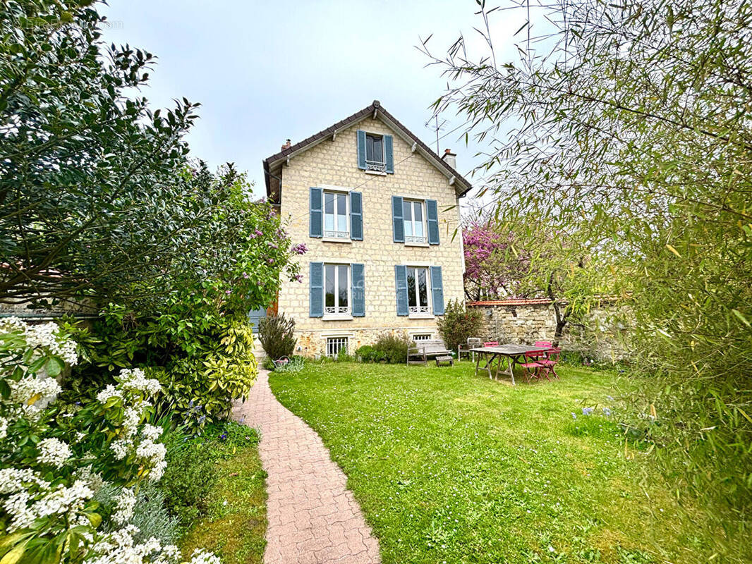 Maison à AUVERS-SUR-OISE
