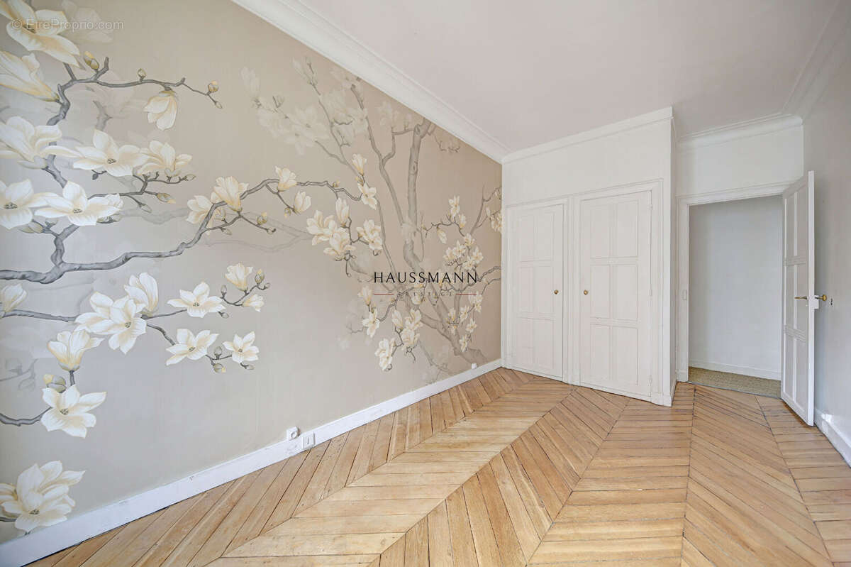 Appartement à PARIS-8E